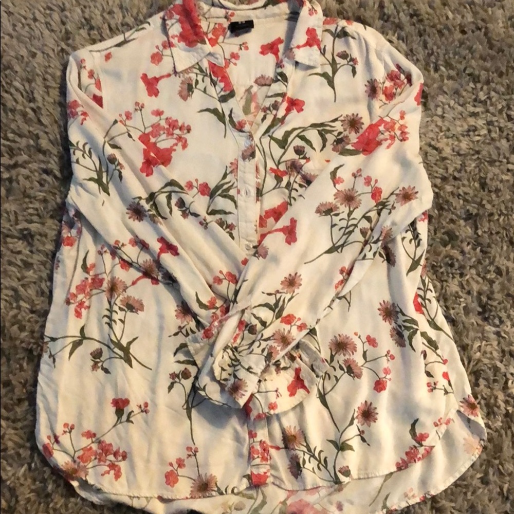 Women’s button up